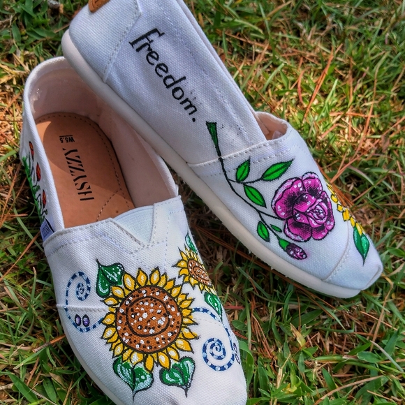 Shoes - Picture 3 of 15